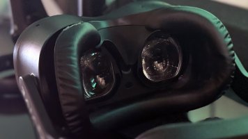 htc-vive-focus-vision-16-1731459583758.jpg